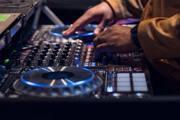 DJ & PROFESSIONAL AUDIO